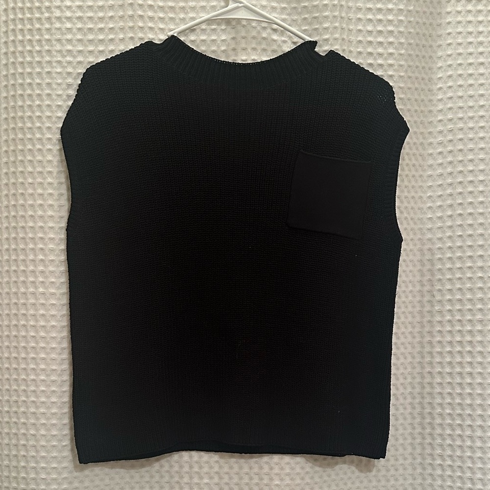 Black Sleeveless Knit Top